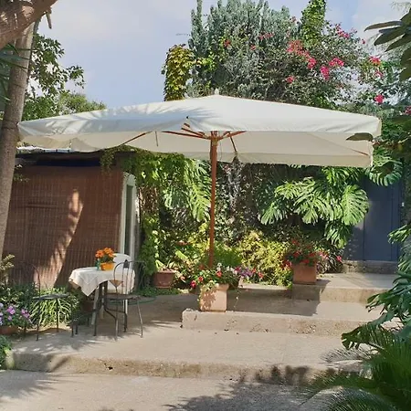 Casa Carolina Bed and Breakfast 3*
